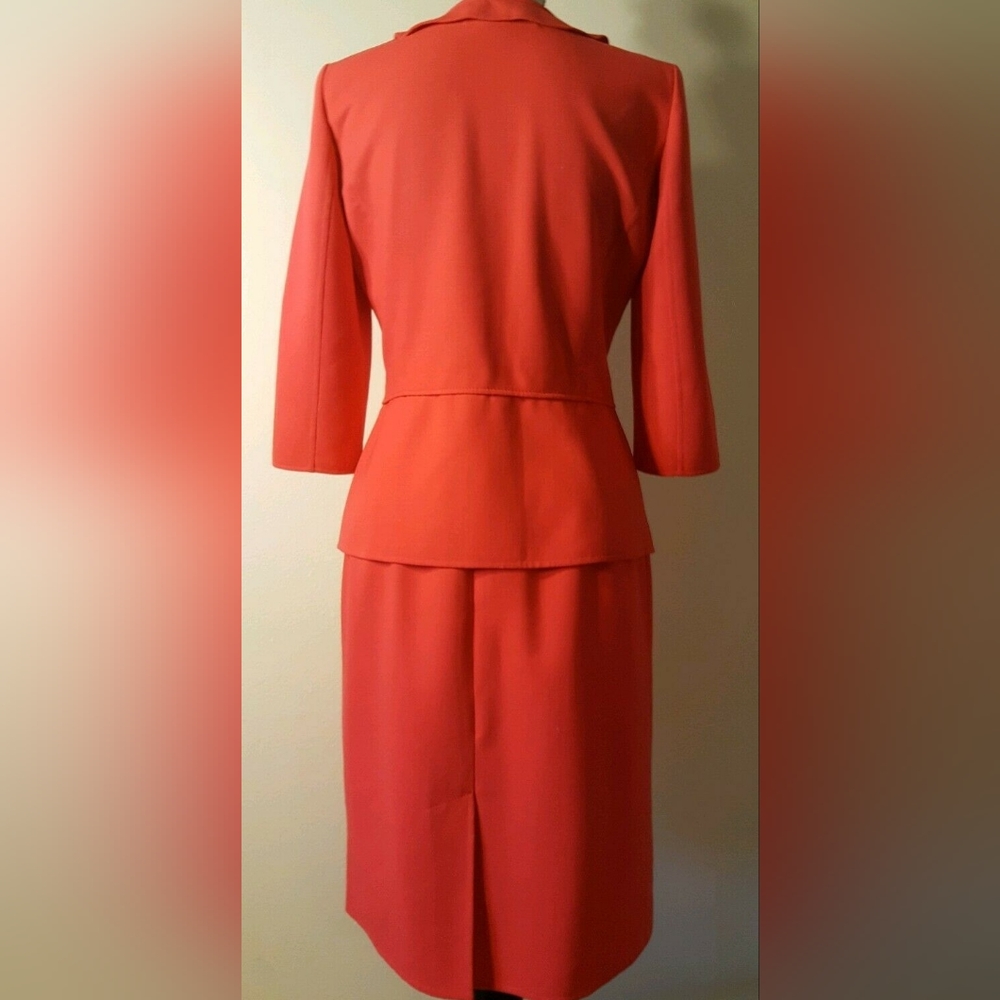 □$4,000 OSCAR DE LA RENTA BEAUTIFUL RUFFLE ROSE RED WOOL SKIRT SUIT US 6 - Picture 7 of 13